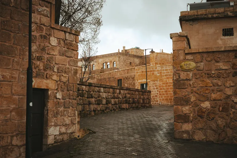 Spotting the Real Deal: A Practical Guide to Genuine Connections in Mardin